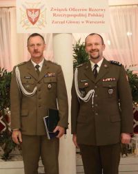 Płk Robert Przekwas w imieniu Szefa Sztabu Generalnego WP przekazał płk. A. Kabacie list gratulacyjny i okolicznościowy...