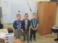 Zwycięzcy turnieju szachowego w Szkole Podstawowej nr 1 im. Św. Jana Pawła II.