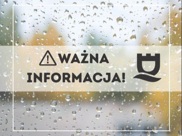 Krople deszczu na szybie.